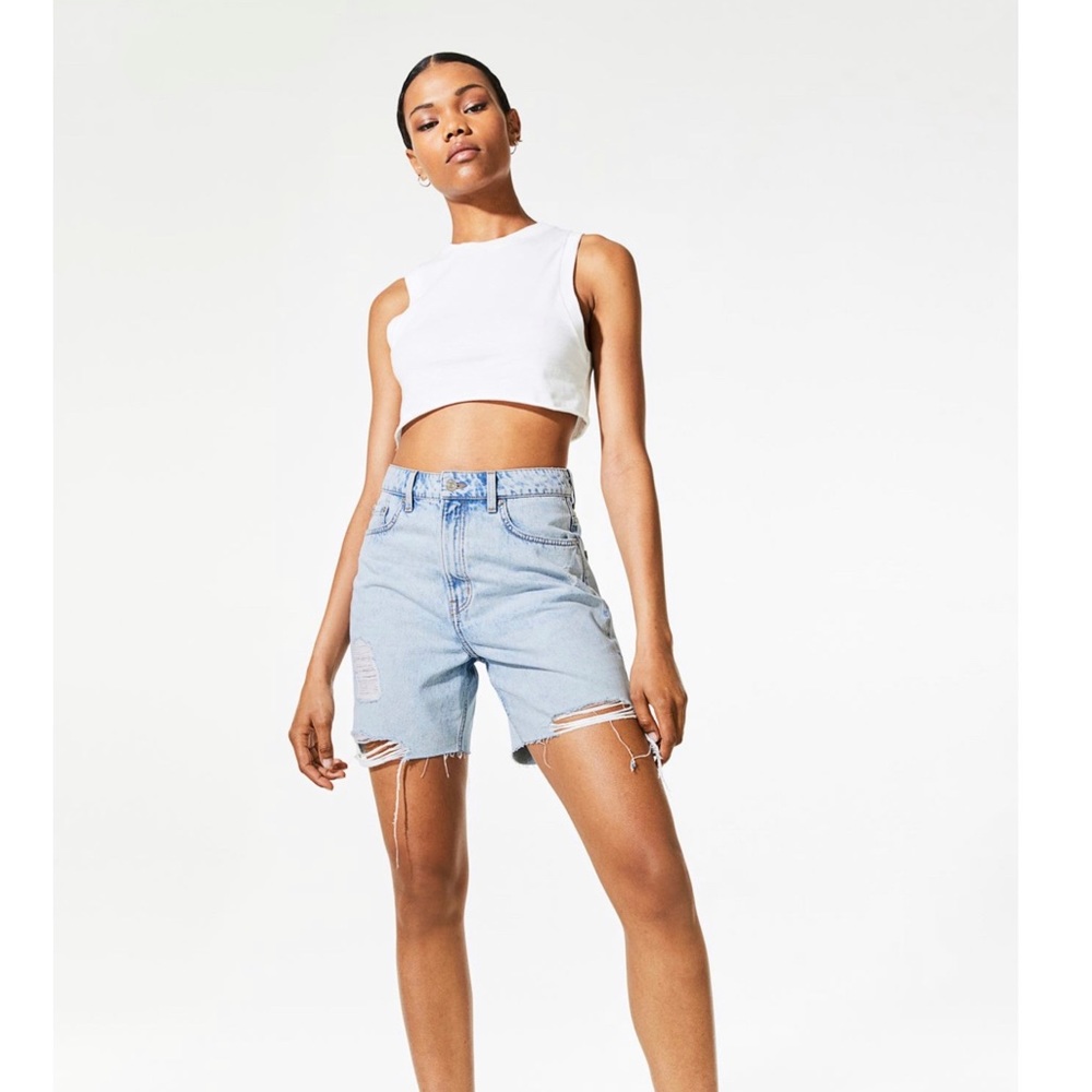 H&M High Waist Bermuda Jeans, Shorts Size 4 NWT